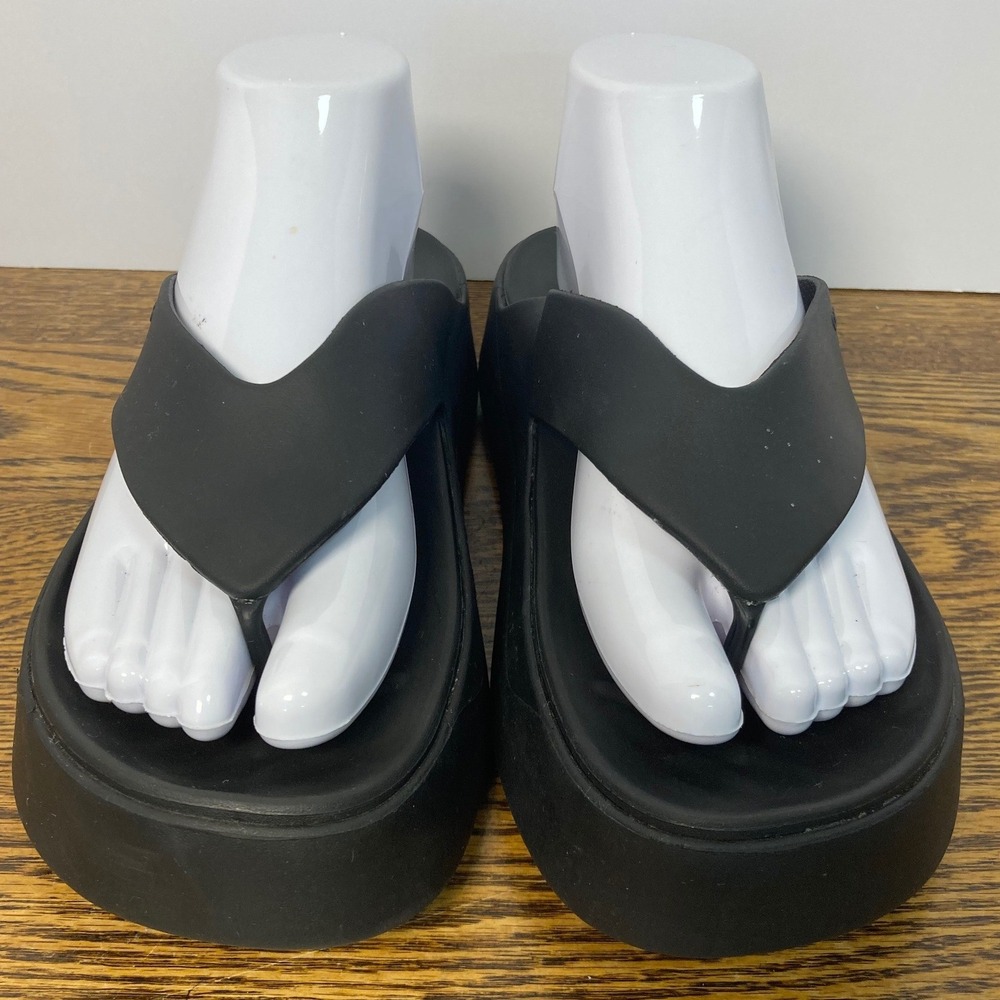 Crocs Stomp Flip Black Platform Thong Sandals Womens Size 9 Chunky Slides 209440